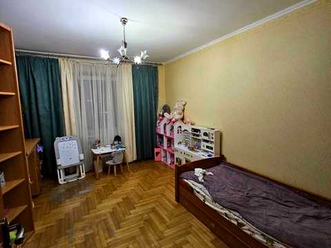 квартира за адресою Анни Ахматової вул., 15