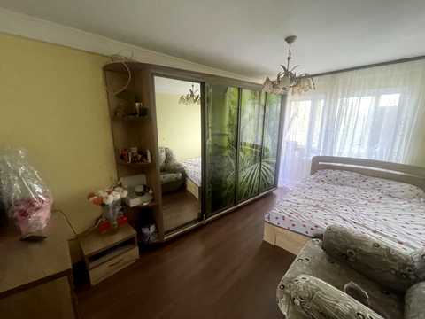 квартира за адресою Космічна вул., 5
