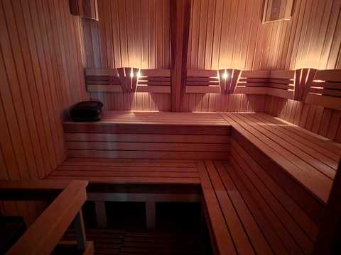 будинок за адресою с. Грузька Григорівка, набережна