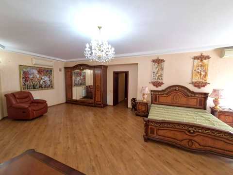 будинок за адресою с. Грузька Григорівка, набережна