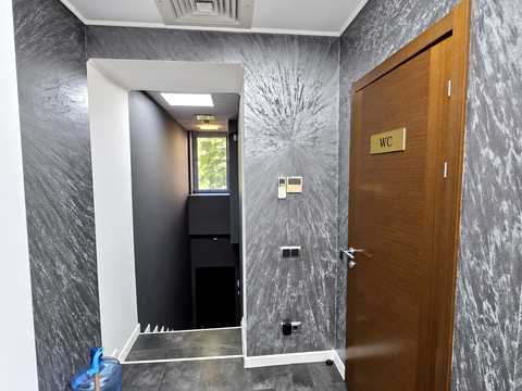 комерційна за адресою Дарвіна вул., 8