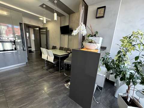 квартира за адресою Степана Бандери просп., 70
