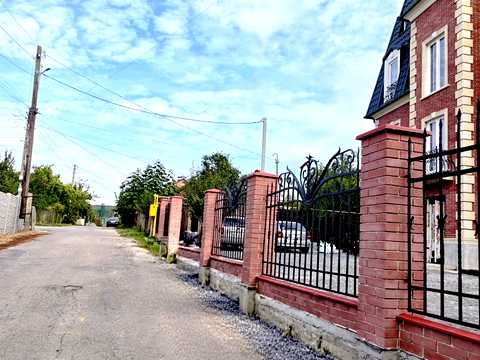квартира за адресою 1-й Ігоря Костецького пров. (1-й 12 Грудня), 9