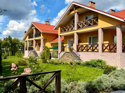 дом по адресу вулиця паркова, 5а