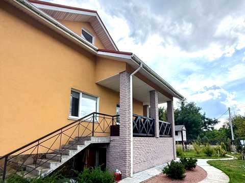 дом по адресу вулиця паркова, 5а