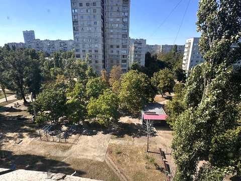 квартира за адресою Нескорених вул. (Героїв Праці), 12г