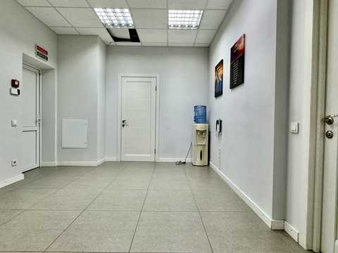 комерційна за адресою Київ, Євгена Коновальця вул. (Щорса), 32-Б