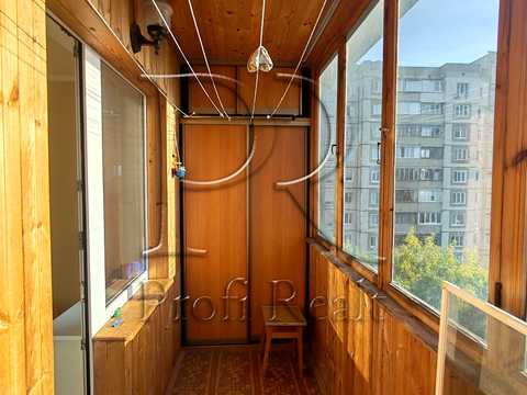 квартира за адресою Академіка Єфремова вул. (Командарма Уборевича), 27