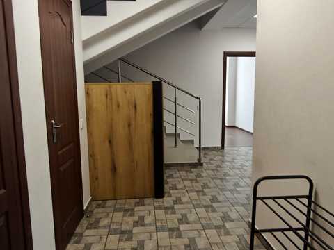 комерційна за адресою Садова вул., 2-А
