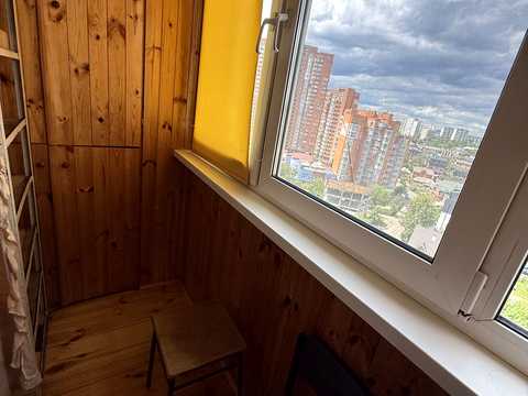 квартира за адресою Академіка Єфремова вул. (Командарма Уборевича), 4