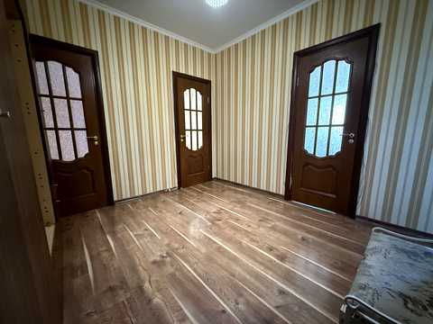 квартира за адресою Академіка Єфремова вул. (Командарма Уборевича), 4