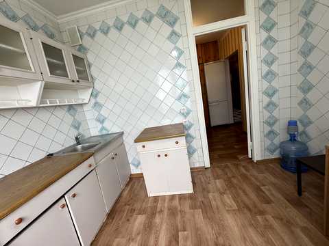квартира за адресою Академіка Єфремова вул. (Командарма Уборевича), 4