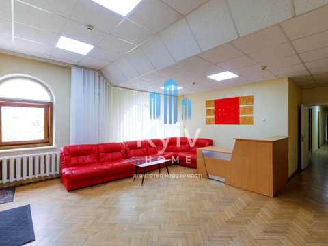 комерційна за адресою Стрілецька вул., 4-6
