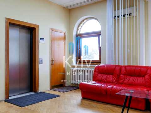 комерційна за адресою Стрілецька вул., 4-6