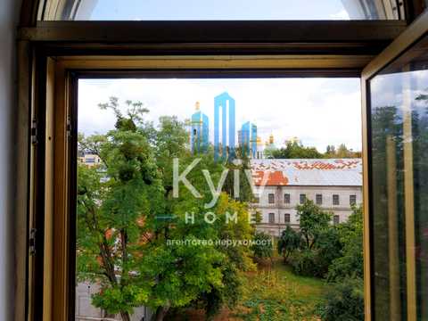 комерційна за адресою Стрілецька вул., 4-6
