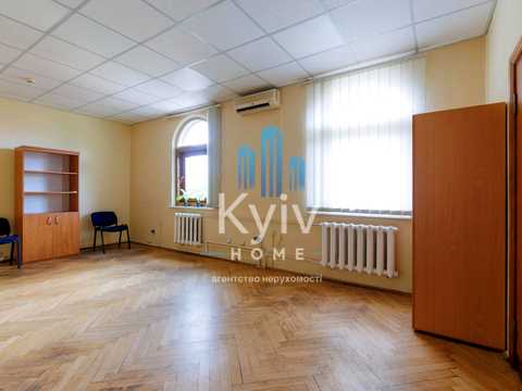 комерційна за адресою Стрілецька вул., 4-6