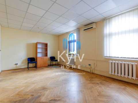 комерційна за адресою Стрілецька вул., 4-6