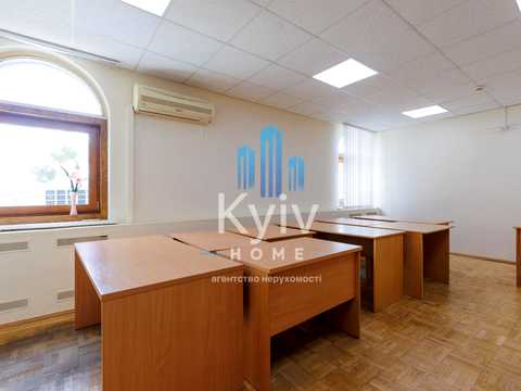 комерційна за адресою Стрілецька вул., 4-6
