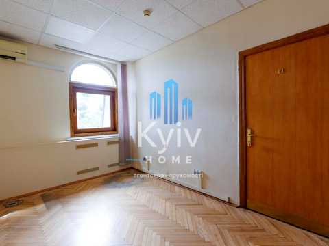 комерційна за адресою Стрілецька вул., 4-6