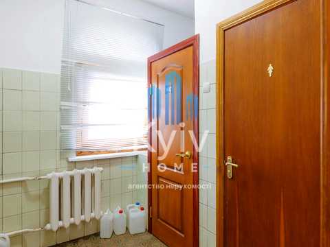комерційна за адресою Стрілецька вул., 4-6
