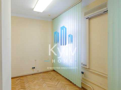 комерційна за адресою Стрілецька вул., 4-6