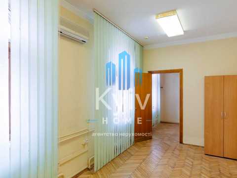комерційна за адресою Стрілецька вул., 4-6