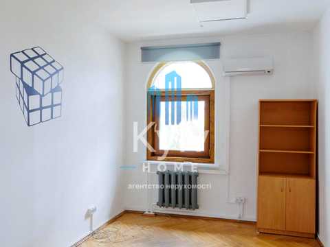 комерційна за адресою Стрілецька вул., 4-6
