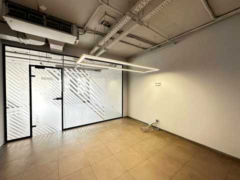 комерційна за адресою Спаська вул., 5