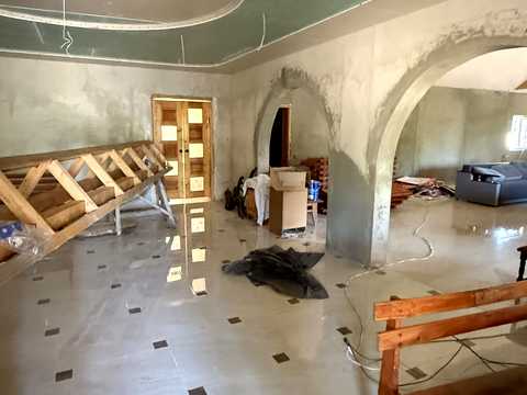комерційна за адресою Турка, Травнева вул., 5