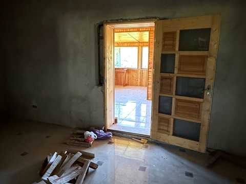 комерційна за адресою Турка, Травнева вул., 5