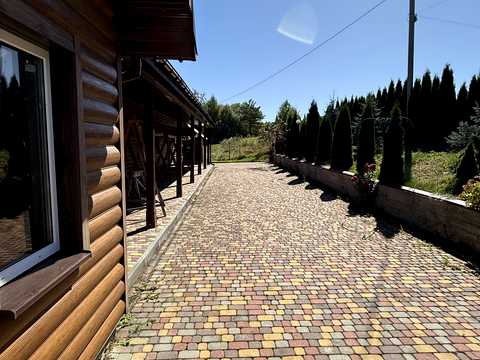 комерційна за адресою Турка, Травнева вул., 5