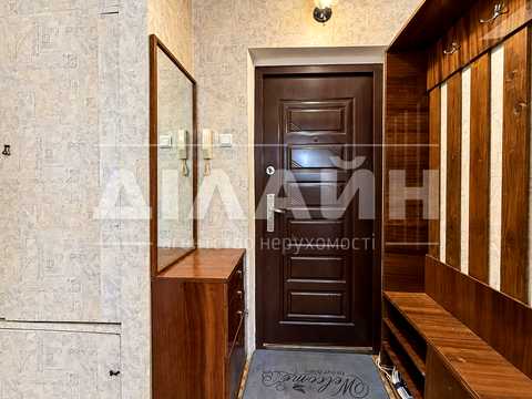 квартира за адресою Зернова вул., 32