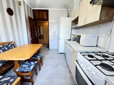 квартира за адресою Миколи Бажана просп., 7-Б