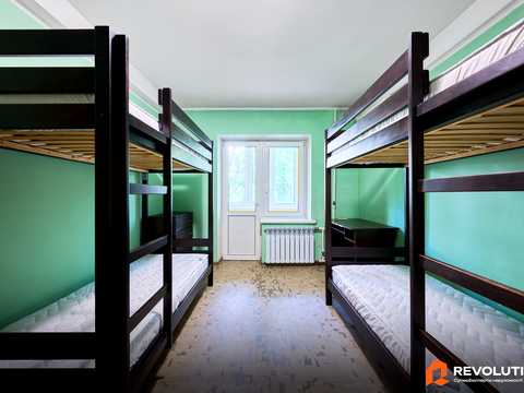 квартира за адресою Академіка Булаховського вул., 28-Б