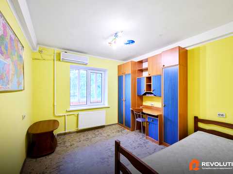 квартира за адресою Академіка Булаховського вул., 28-Б