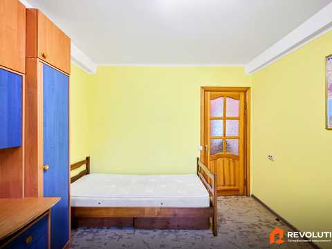 квартира за адресою Академіка Булаховського вул., 28-Б