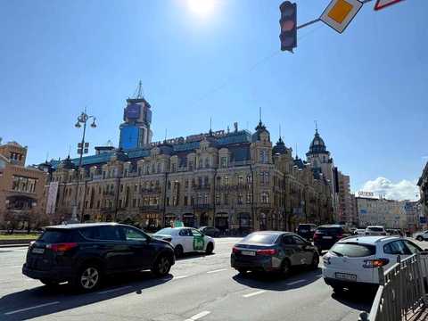 комерційна за адресою Басейна вул., 6