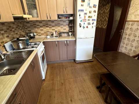 квартира за адресою Євгена Коновальця вул., 136-Б