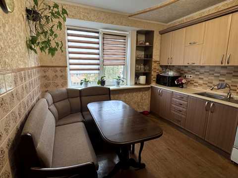 квартира за адресою Євгена Коновальця вул., 136-Б