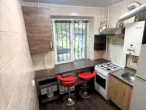 квартира за адресою Андрія Первозванного вул. (Стахурського), 76