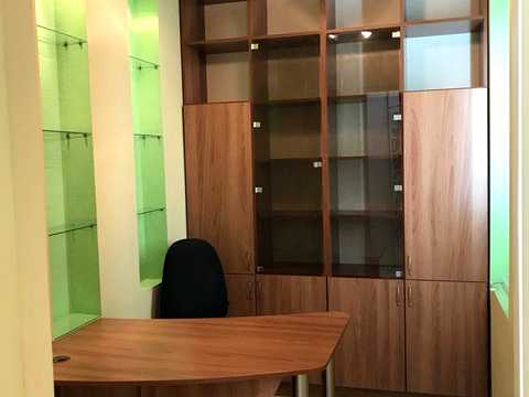 комерційна за адресою Кінна вул., 8