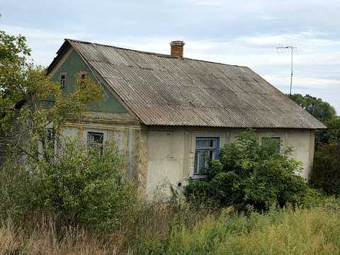 будинок за адресою с. Квітневе, Шкільна