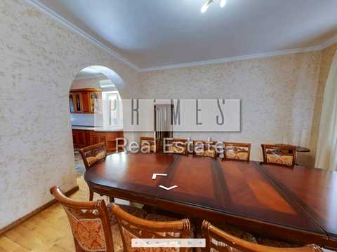будинок за адресою Валерія Лобановського просп. (Червонозоряний)