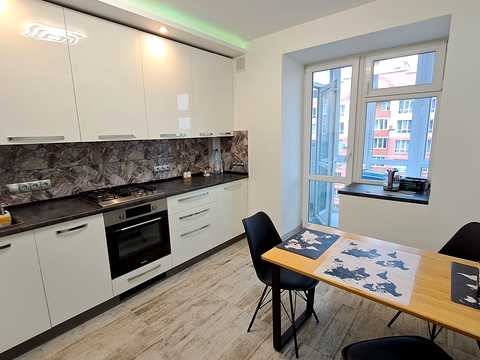 квартира за адресою Степана Бандери просп., 83-Г