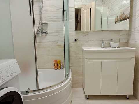 квартира за адресою Степана Бандери просп., 83-Г