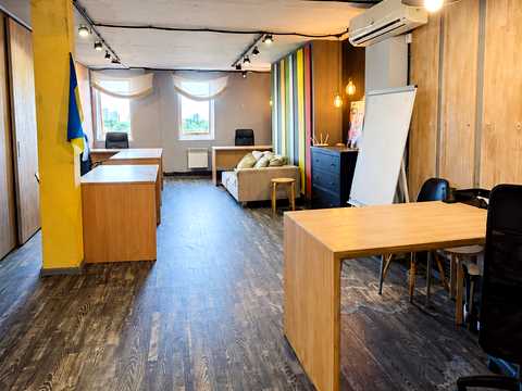 комерційна за адресою Гімназична вул., 21