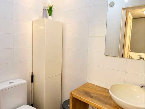 комерційна за адресою Гімназична вул., 21