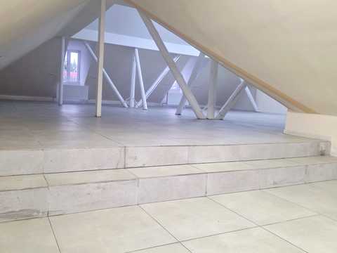 комерційна за адресою Діамантна вул., 8