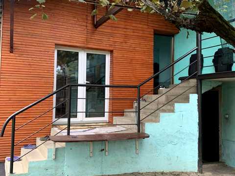 будинок за адресою Першотравнева