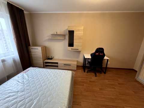 квартира за адресою Бориса Гмирі вул., 18